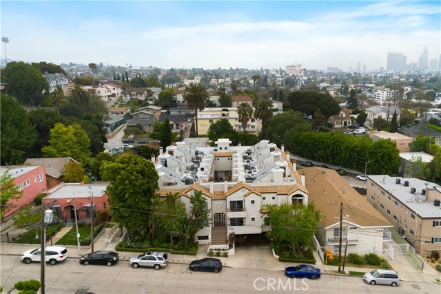 716 Maltman Avenue, Los Angeles CA: https://media.crmls.org/medias/ad3acc8f-b758-4020-b1bb-51439ec7d670.jpg