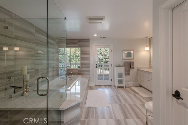 5433 Castle Knoll Road, La Canada Flintridge CA: https://media.crmls.org/medias/ad3bb8d0-dc7b-483f-b910-e8fb717e4bef.jpg