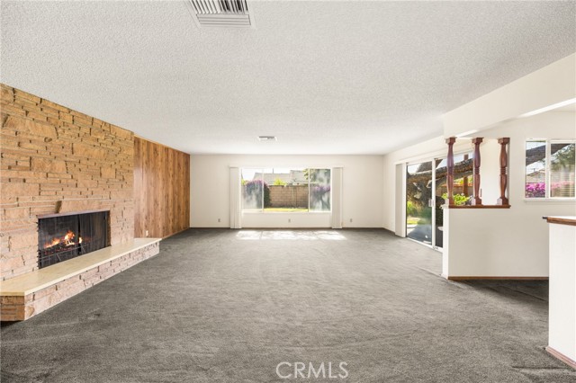 Image 12 of 32 For 625 Valley Street