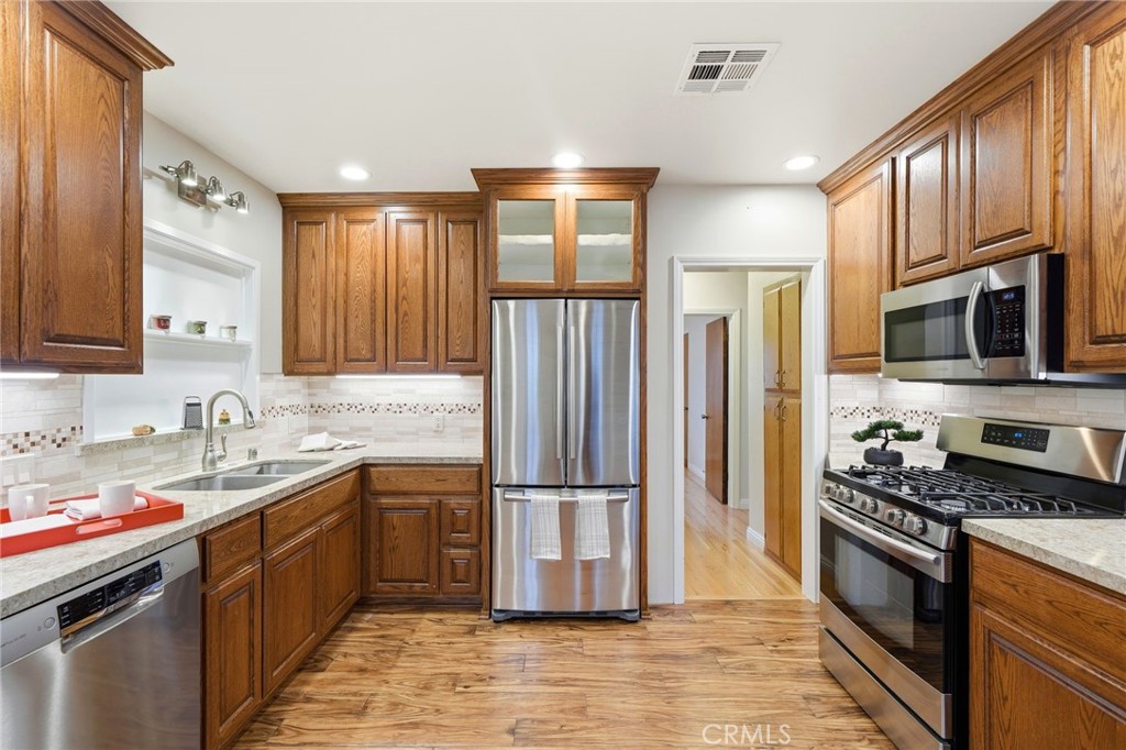 MLS #SR25262733 image #2