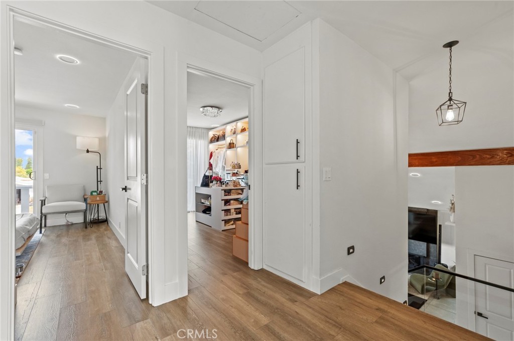 https://media.crmls.org/medias/ad3c05c8-1dcb-4700-b496-11aebe962ee7.jpg?preset=X-Large