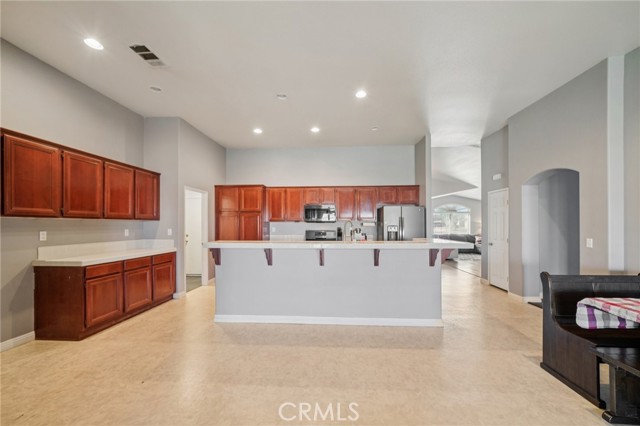 Detail Gallery Image 7 of 32 For 8959 Wedgewood Ct, Hesperia,  CA 92344 - 4 Beds | 3 Baths