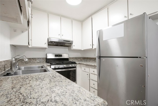 Detail Gallery Image 5 of 20 For 1422 Rock Glen #210,  Glendale,  CA 91205 - 2 Beds | 1 Baths