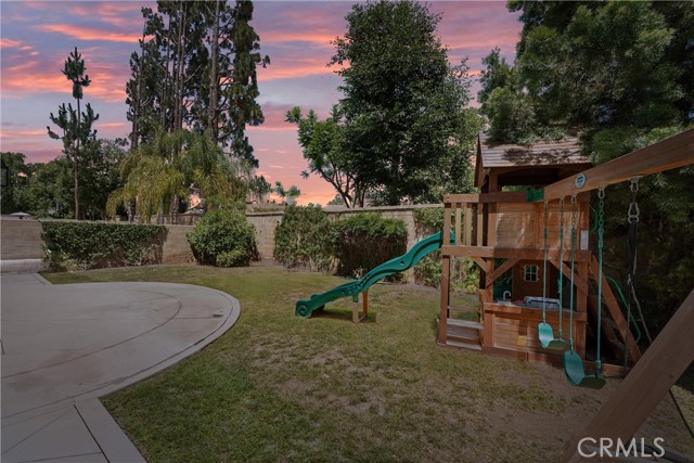 2580 Pearblossom Street, Fullerton CA: https://media.crmls.org/medias/ad3e3ff2-ea90-4840-9505-b6a221f6907d.jpg