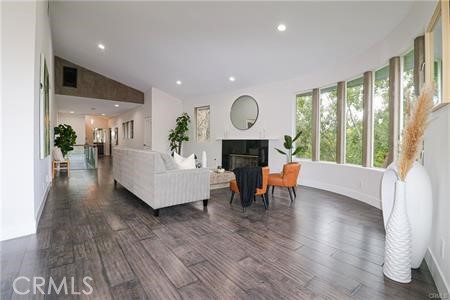 Detail Gallery Image 14 of 28 For 11411 Decente Ct, Studio City,  CA 91604 - 5 Beds | 5/1 Baths