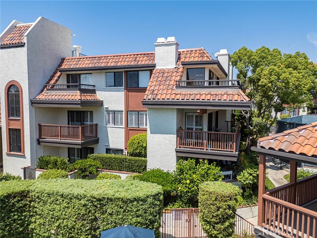 6322 Riviera Cir., Long Beach CA: https://media.crmls.org/medias/ad4076cf-c135-42fb-9373-f30f5114cd06.jpg