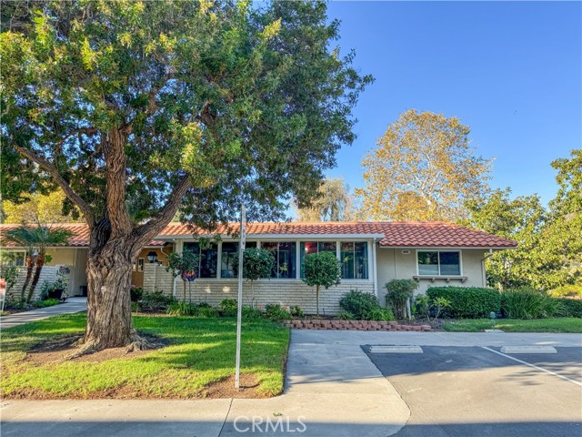 662 Via Los Altos, Laguna Woods CA: https://media.crmls.org/medias/ad40ddd4-00ef-46e4-bcc9-dd2b1138ce3f.jpg