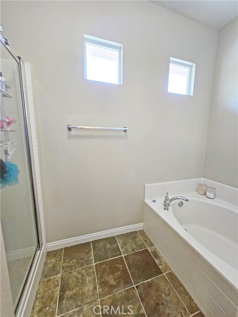 Detail Gallery Image 9 of 22 For 27971 Trillium Ln, Valencia,  CA 91354 - 2 Beds | 2 Baths