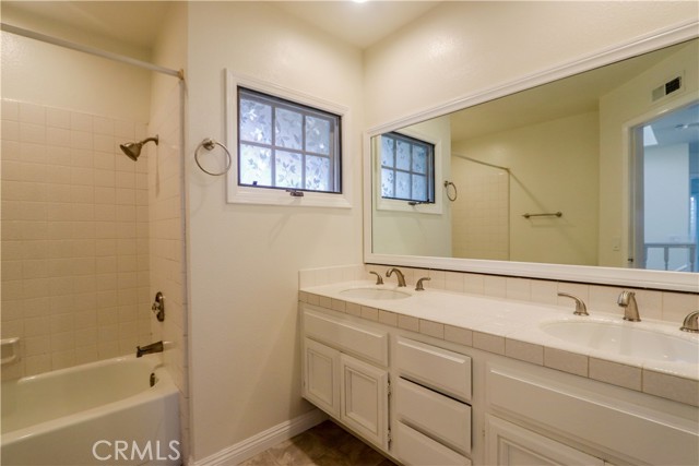 Detail Gallery Image 27 of 33 For 326 La Jolla St, Long Beach,  CA 90803 - 3 Beds | 2/1 Baths