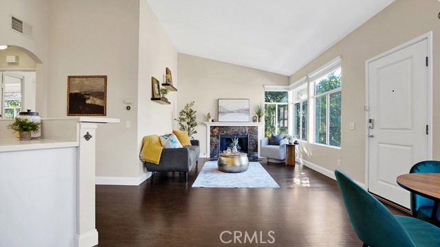 Detail Gallery Image 16 of 31 For 19431 57d Rue De Valore, Lake Forest,  CA 92610 - 2 Beds | 2 Baths