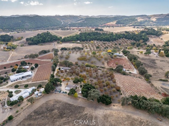 Detail Gallery Image 12 of 51 For 4350 Vineyard Dr, Paso Robles,  CA 93446 - 4 Beds | 3/1 Baths