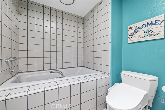 10739 Helendale photo 10