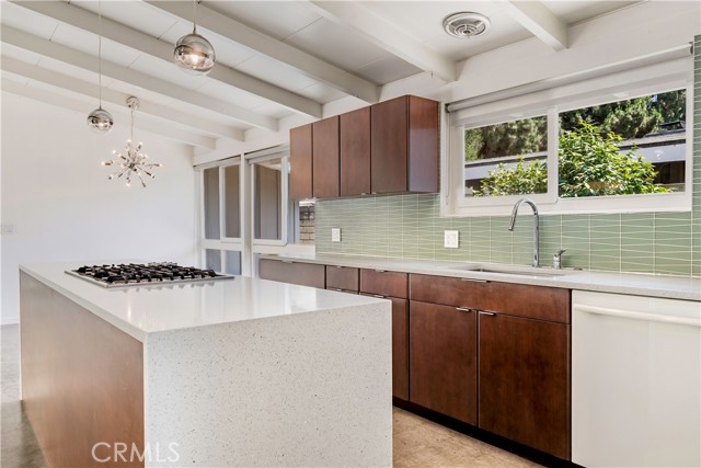 Detail Gallery Image 7 of 31 For 3033 Volk Ave, Long Beach,  CA 90808 - 3 Beds | 2 Baths