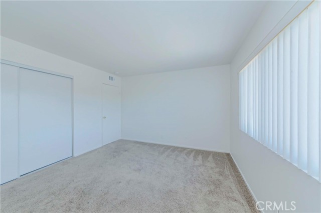 2401 El Portal Way, Oxnard CA: https://media.crmls.org/medias/ad45d45f-699b-4300-bd12-cf16c7a7c93d.jpg