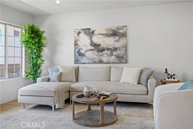Detail Gallery Image 5 of 39 For 4647 Willis Ave #306,  Sherman Oaks,  CA 91403 - 2 Beds | 1 Baths
