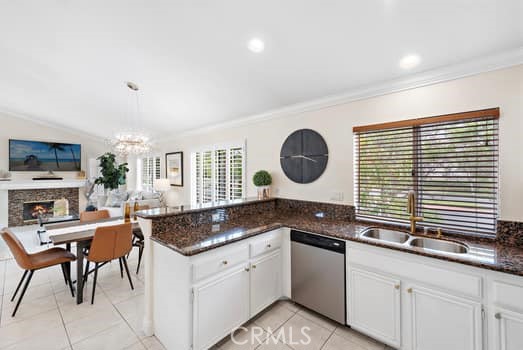 30 Calle Estero, Rancho Santa Margarita CA: https://media.crmls.org/medias/ad4610e2-9743-4204-b8c7-3592d06ae6e4.jpg