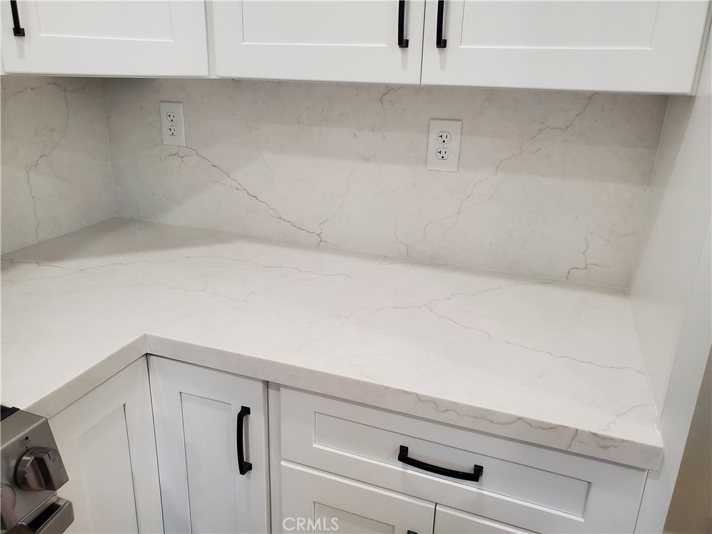 MLS #OC25261942 image #9