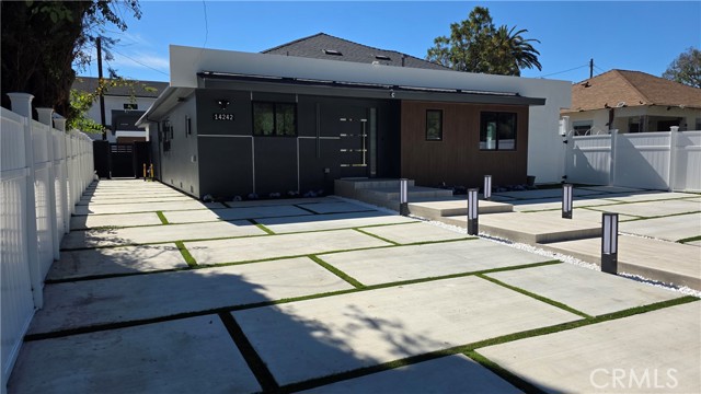 Detail Gallery Image 3 of 40 For 14242 Hortense, Sherman Oaks,  CA 91423 - 4 Beds | 4 Baths