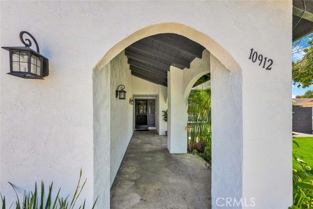 Image 6 of 57 For 10912 Nighthawk Circle