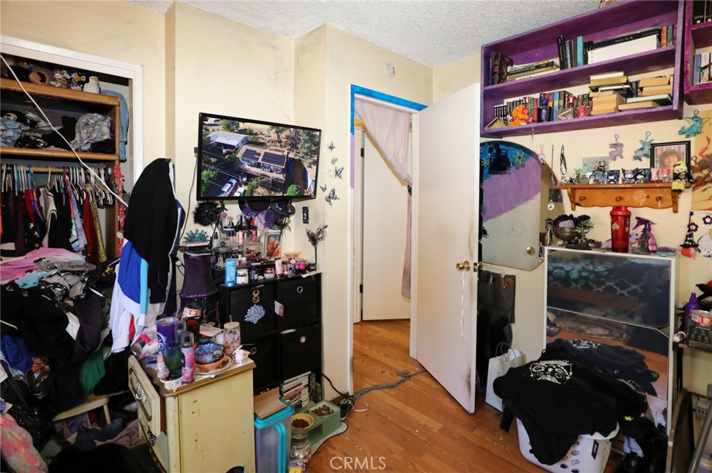 https://media.crmls.org/medias/ad46a465-148f-4237-8b48-1bf892b9b247.jpg?preset=X-Large