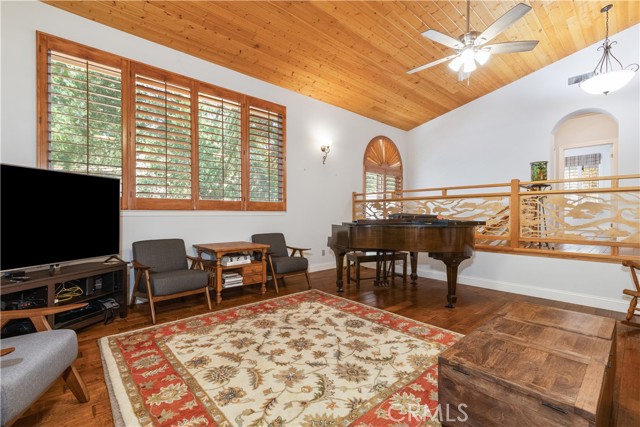 Image 17 of 70 For 9914 Flyrod Drive