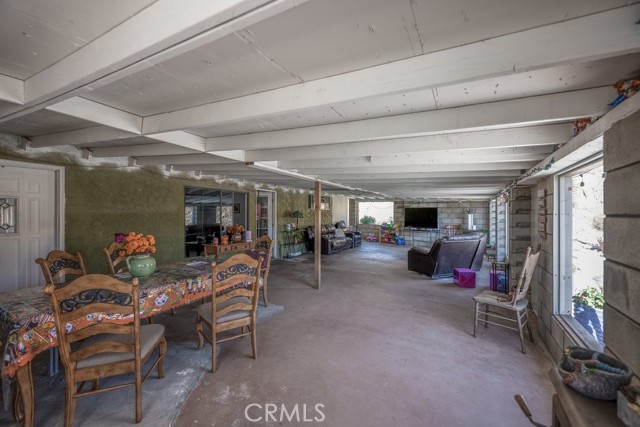 9555 1/2 Hierba Road, Agua Dulce CA: https://media.crmls.org/medias/ad47da28-2966-427b-9661-da673aade4a3.jpg