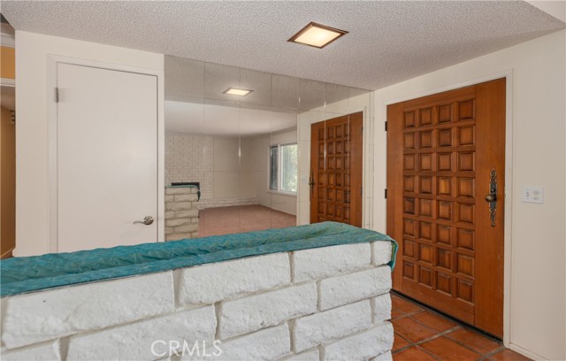 Detail Gallery Image 3 of 38 For 645 Alta Loma Dr, Redlands,  CA 92373 - 4 Beds | 2 Baths