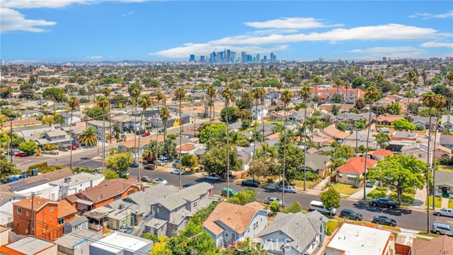 3819 3rd Avenue, Los Angeles, California 90008, 3 Bedrooms Bedrooms, ,1 BathroomBathrooms,Single Family Residence,For Sale,3rd,SR24177242