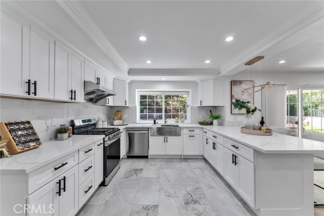 Detail Gallery Image 12 of 53 For 415 San Leandro, Diamond Bar,  CA 91765 - 4 Beds | 4 Baths