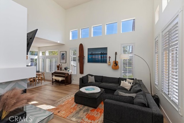 Detail Gallery Image 14 of 53 For 410 De Anza Ct, Oceanside,  CA 92057 - 5 Beds | 3 Baths