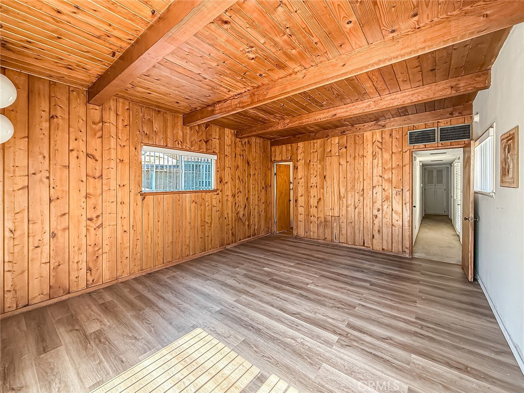 https://media.crmls.org/medias/ad48aa83-d971-4c14-b81b-3b121d63480f.jpg?preset=X-Large