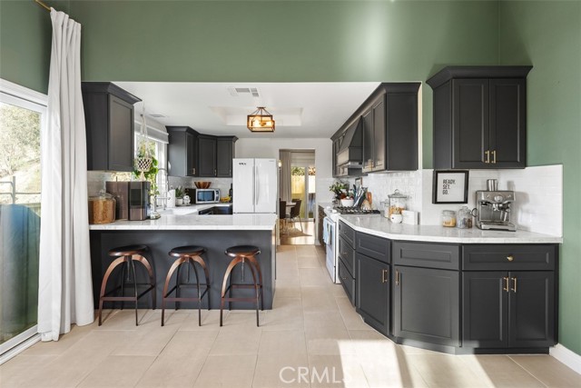 Detail Gallery Image 6 of 24 For 7369 Lakeside, Jurupa Valley,  CA 92509 - 4 Beds | 2 Baths