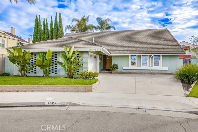 20452 Tideland Ln, Huntington Beach, CA 92646