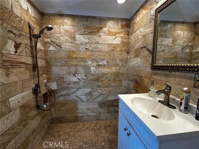 Detail Gallery Image 6 of 36 For 19710 Superior St, Chatsworth,  CA 91311 - 5 Beds | 4 Baths