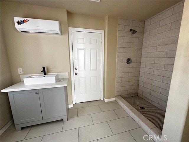 724 E Wisconsin Street, Blythe CA: https://media.crmls.org/medias/ad49ad6a-1fd2-49ee-bcfe-bbe648f6a6f2.jpg