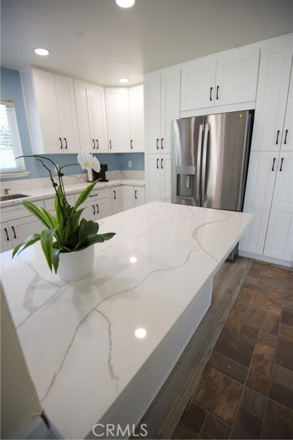 Detail Gallery Image 10 of 19 For 10008 Geneva, Montclair,  CA 91763 - 4 Beds | 1/1 Baths