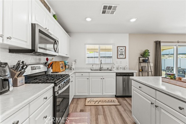 Detail Gallery Image 12 of 35 For 27777 Calle Los Olivos, Menifee,  CA 92585 - 3 Beds | 2 Baths