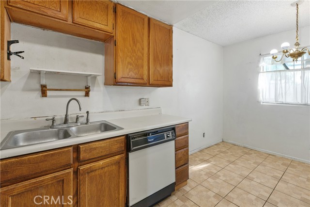 Detail Gallery Image 17 of 36 For 1197 E 9th St #4,  Pomona,  CA 91766 - 3 Beds | 2 Baths