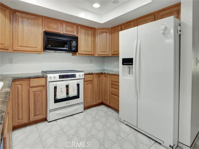 Detail Gallery Image 8 of 21 For 8271 Cape Horn Dr, Huntington Beach,  CA 92646 - 2 Beds | 1/1 Baths