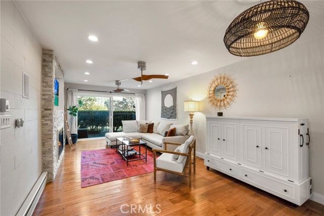 Detail Gallery Image 5 of 52 For 500 Cagney Ln #106,  Newport Beach,  CA 92663 - 1 Beds | 1 Baths