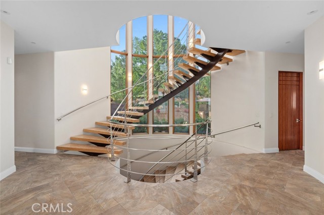 24517 Piuma Road, Malibu CA: https://media.crmls.org/medias/ad4c8333-fdfc-4de8-93c9-169f11d5eb38.jpg