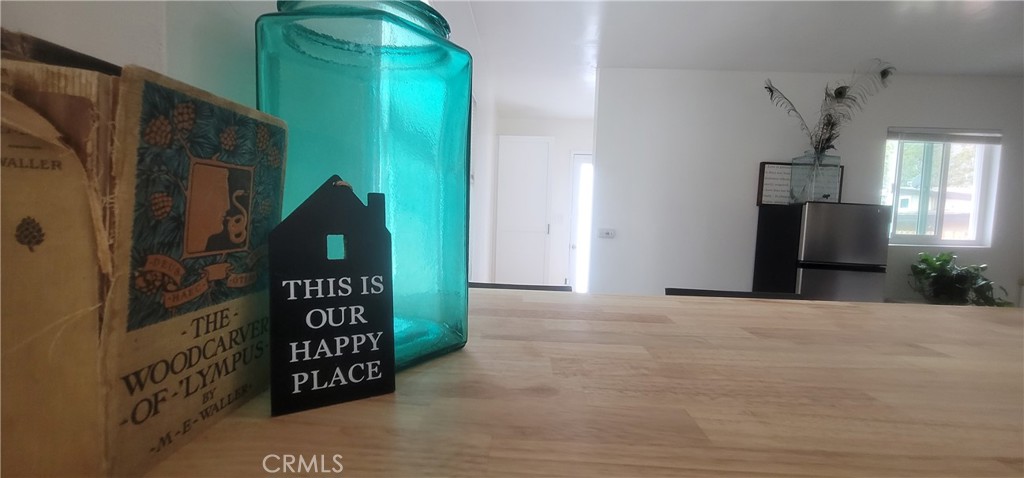 https://media.crmls.org/medias/ad4c85e4-72b4-4bea-8548-835fb068f7fd.jpg?preset=X-Large