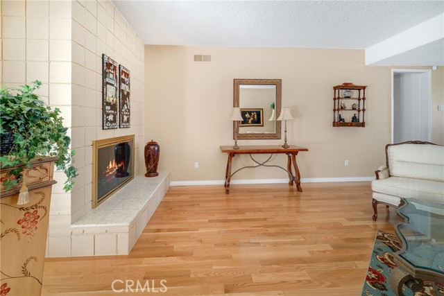 Detail Gallery Image 5 of 37 For 16346 Calahan St, North Hills,  CA 91343 - 3 Beds | 2/1 Baths