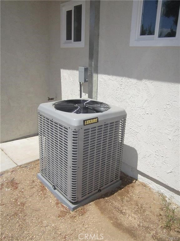 9341 Buckthorn, Hesperia CA: https://media.crmls.org/medias/ad4caf1e-6d74-421a-983f-7f92138676b3.jpg