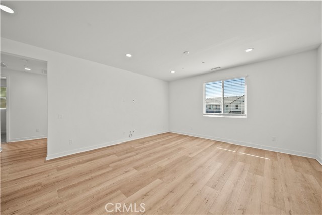 Detail Gallery Image 25 of 56 For 17715 Hillside, Canyon Country,  CA 91350 - 4 Beds | 4 Baths