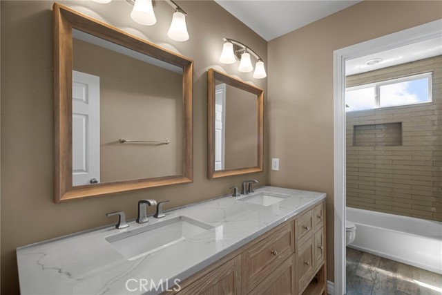 30444 Hidden Valley Court, Castaic CA: https://media.crmls.org/medias/ad4d627e-177f-4149-85bd-c7646ee09683.jpg
