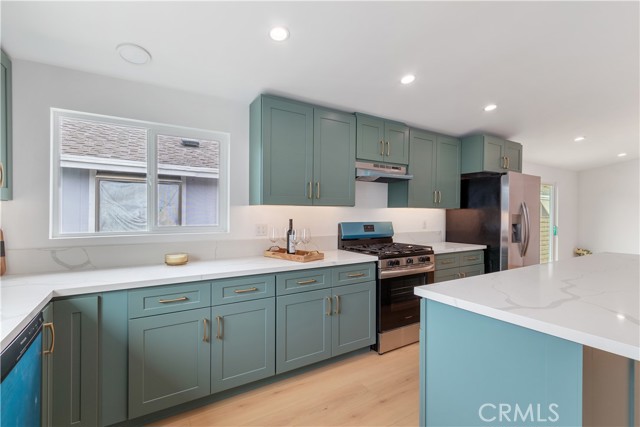 13691 Gavina Avenue, Sylmar CA: https://media.crmls.org/medias/ad4eb5e9-d084-4786-9412-ebcf1c610b0c.jpg