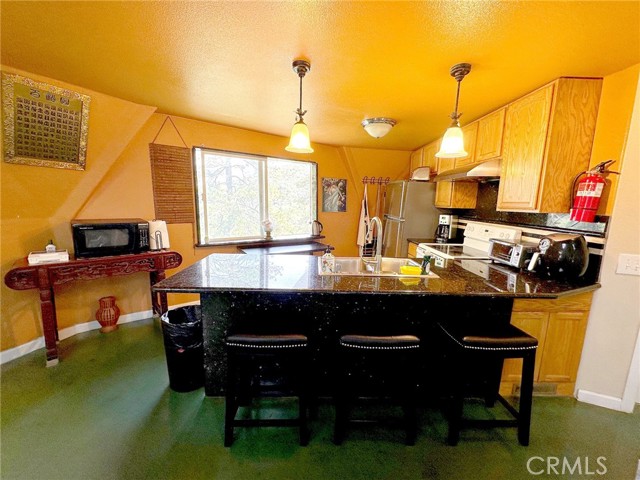 Detail Gallery Image 6 of 42 For 24998 Jewel, Crestline,  CA 92325 - 4 Beds | 3 Baths