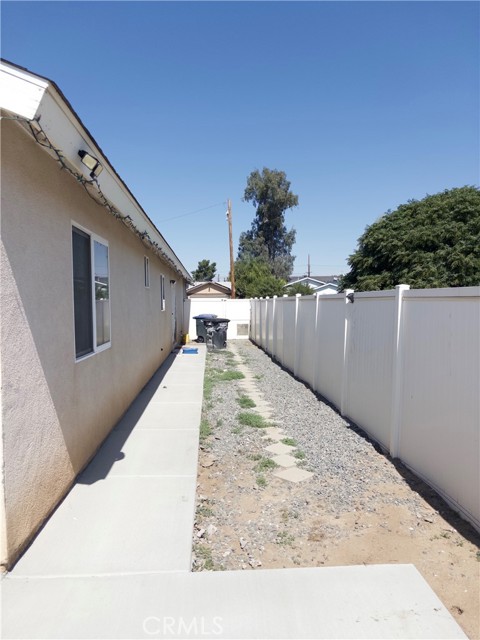 Detail Gallery Image 11 of 15 For 351 E 7th St, Perris,  CA 92570 - 4 Beds | 2 Baths