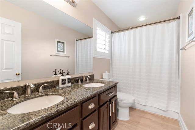 12 La Perla, Lake Forest CA: https://media.crmls.org/medias/ad503ad3-d9c6-4f81-a909-4e4b5de4fca4.jpg